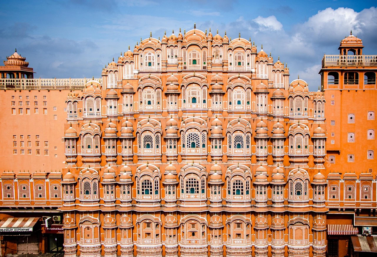 Hawa Mahal in Jaipur – iconic pink sandstone palace ideal for Delhi to Jaipur road trip